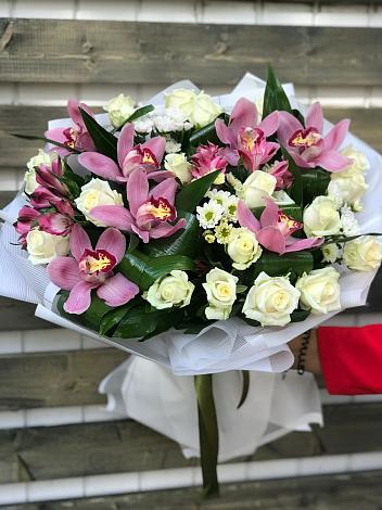 Букет цветов из: Розы и Хризантемы в Петровское