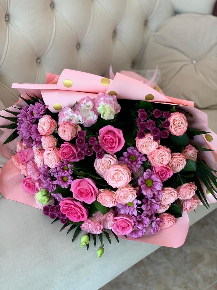 Букет цветов из: Хризантемы, Розы и Лизиантусы в Петровское