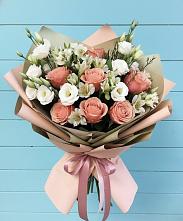 Букет цветов из:  Розы, Альстромерии и Лизиантусы в Петровское