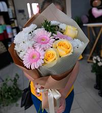 Букет цветов из:  Герберы, Розы и Хризантемы в Петровское