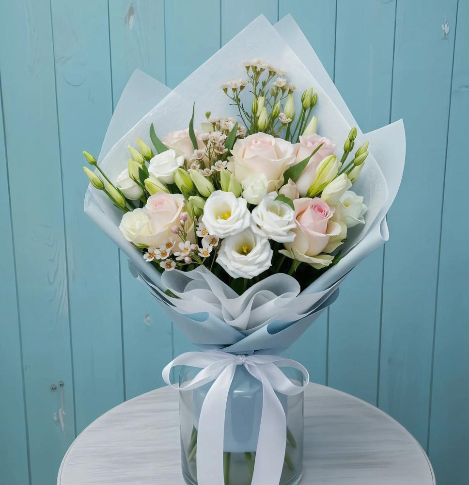 Букет цветов из: Розы и Лизиантусы в Петровское