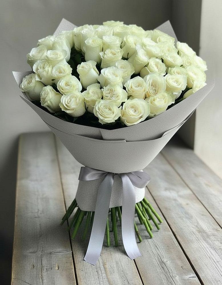 Букет 35 Белых роз в Петровское