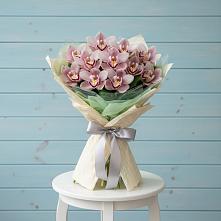 Букет цветов из:  Орхидеи и Розы в Петровское