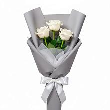Букет 3 белые розы в Петровское