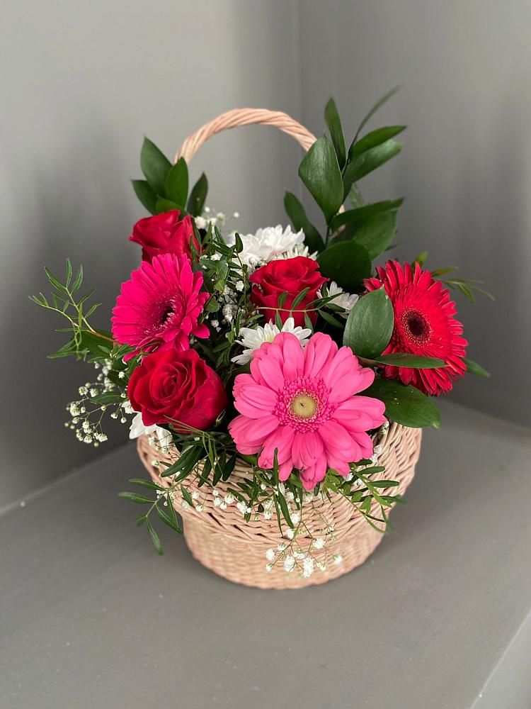 Цветочная композиция из Розы, Хризантемы и Герберы в корзине в Петровское