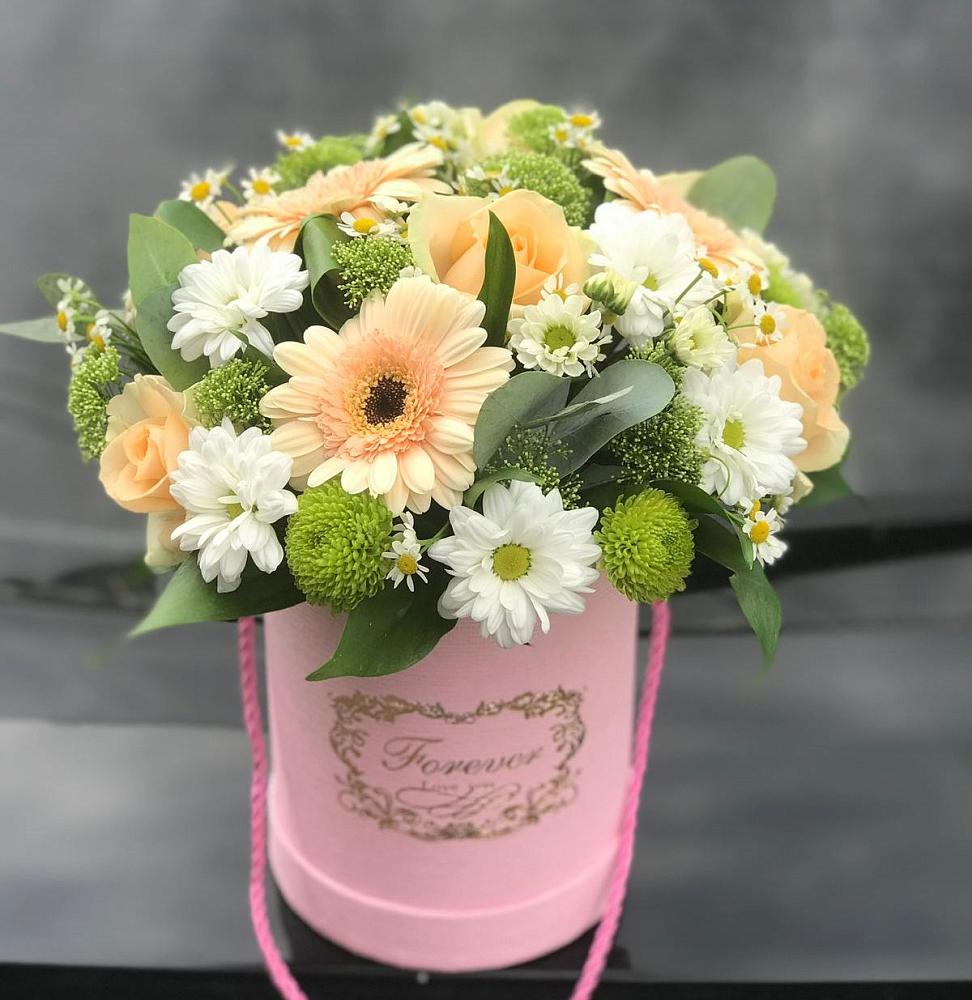 Цветочная композиция из Розы, Герберы и Хризантемы в шляпной коробке в Петровское